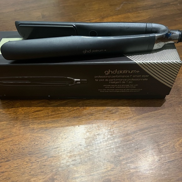 GHD PLATINUM+ STYLER - 1" FLAT IRON - Picture 3 of 5
